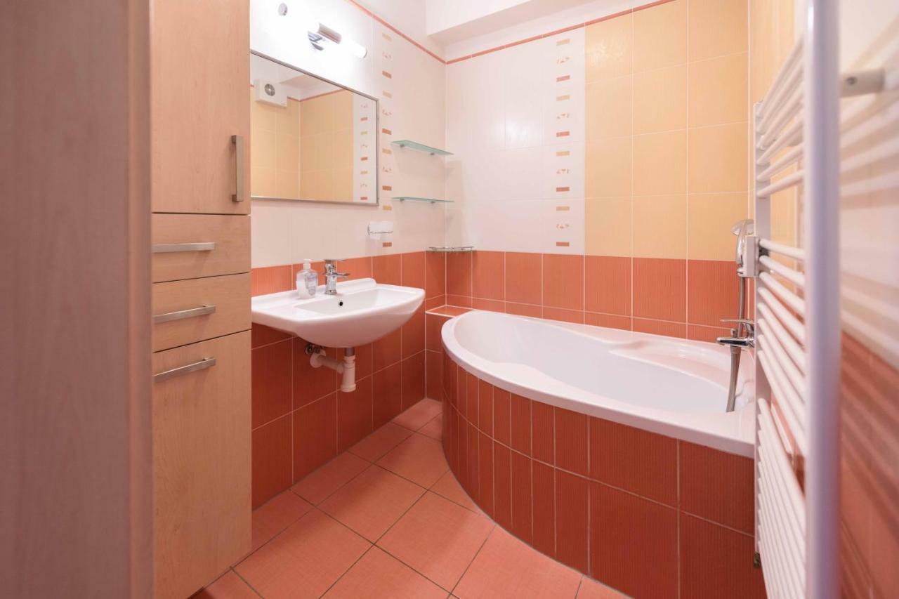 Apartament Apartsee U Jeziska Pilzno Zewnętrze zdjęcie